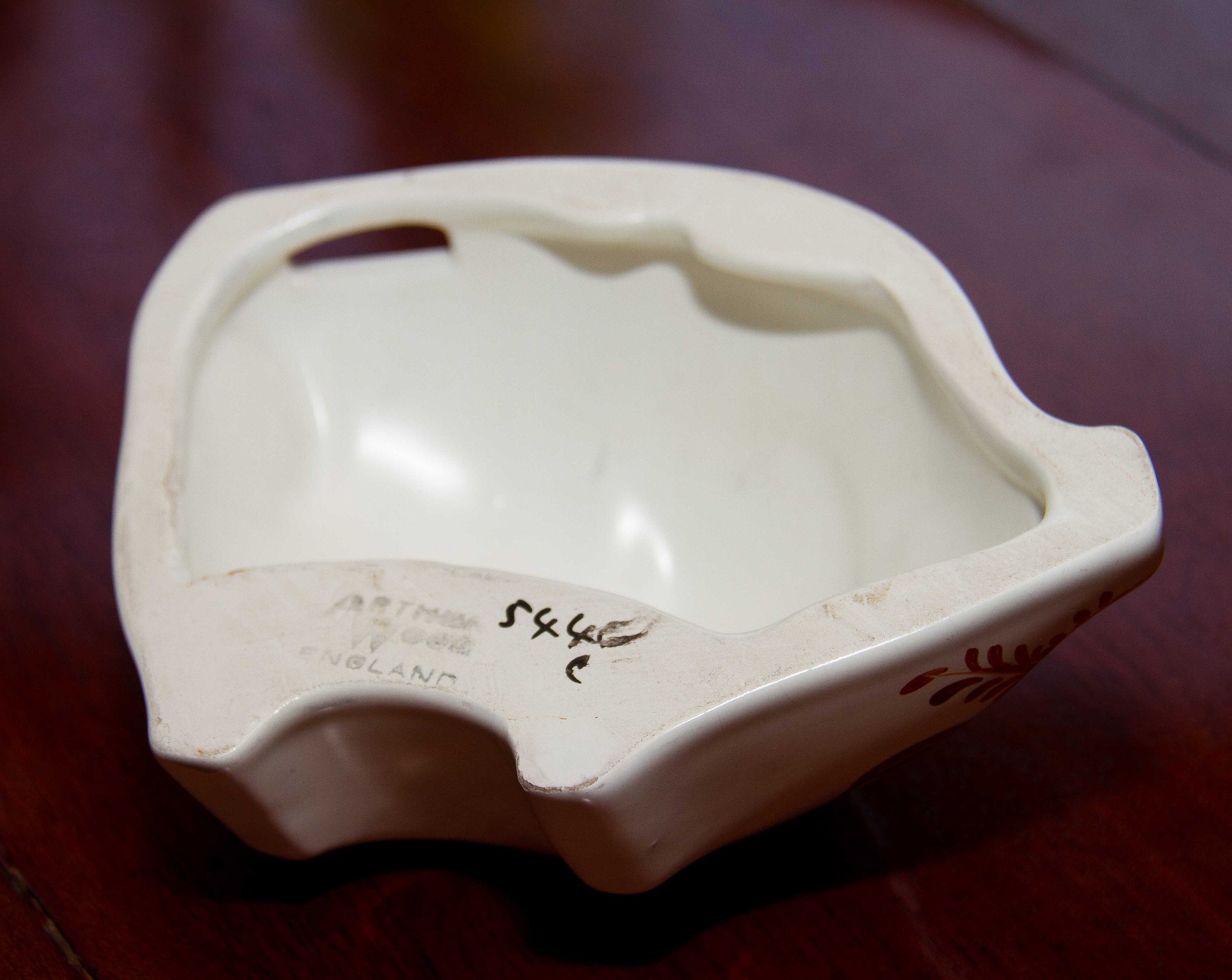 Arthur Wood hand painted vintage kitsch wall hanging pig decorative