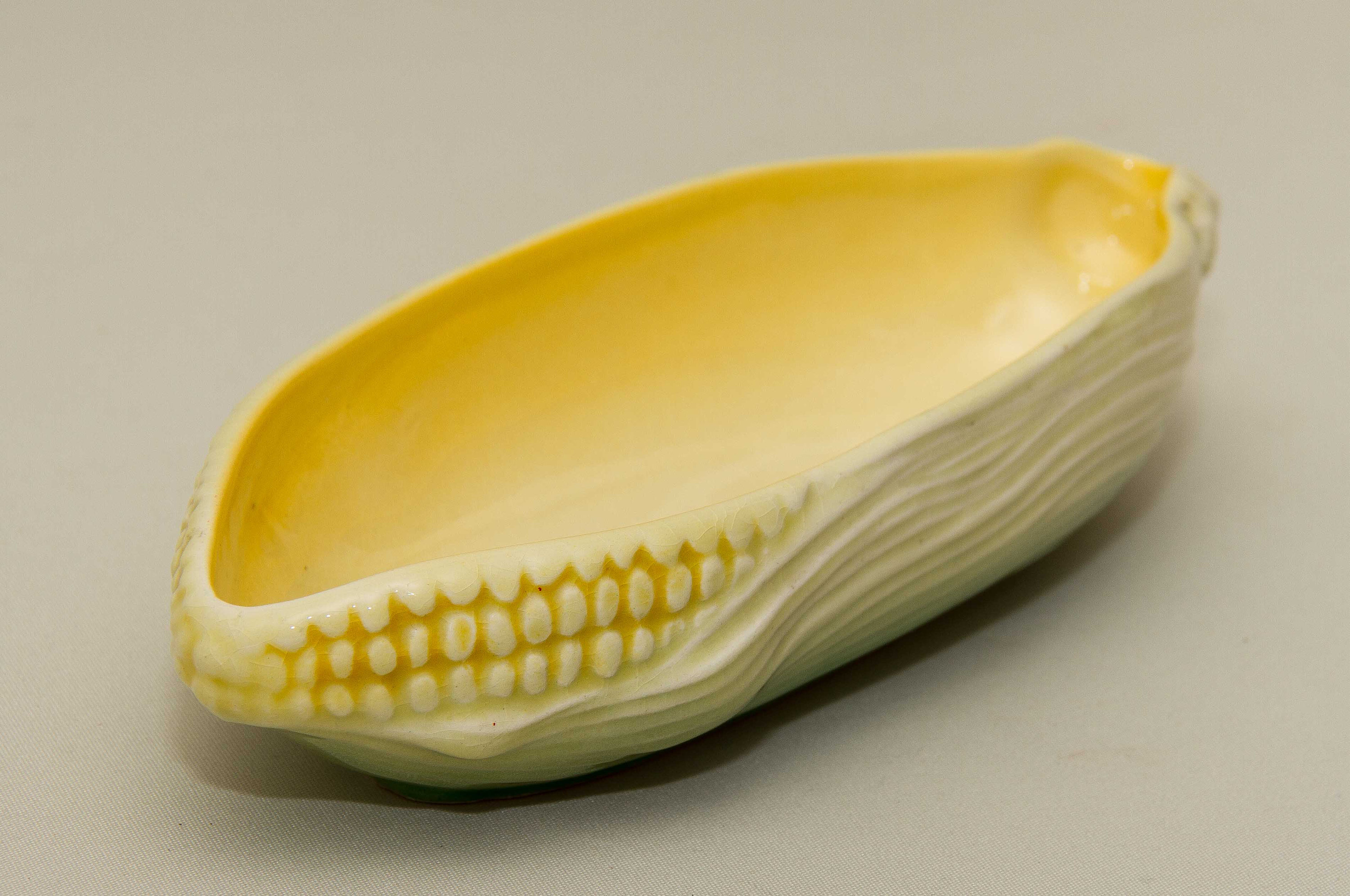 Sylvac Corn on the Cob Dish sweetcorn shaped bowl dining kitchen serving vintage pottery yellow and green