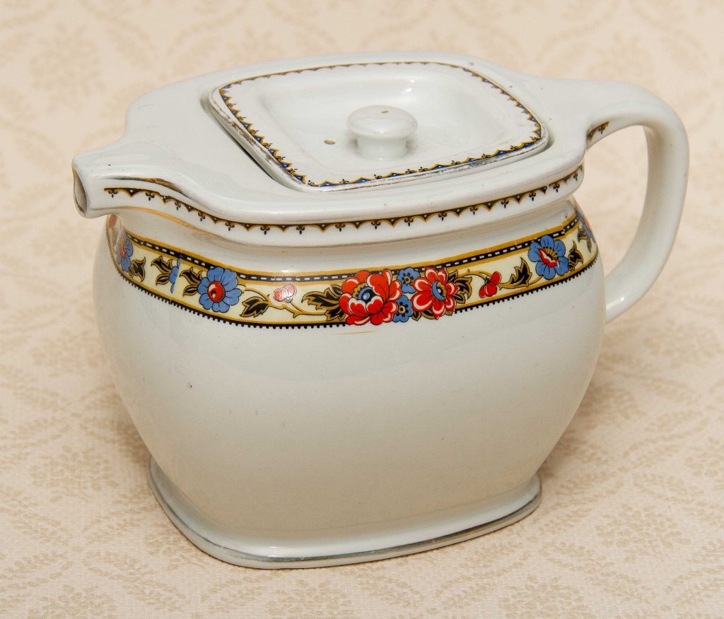 Art Deco Rare Royal Winton Grimwades? ROWEN white vintage Teapot