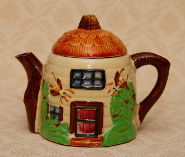 Cottage Ware vintage pottery Beehive Teapot, Cottage Ware vintage pottery Beehive Teapot Cottage House Honey Bee Design