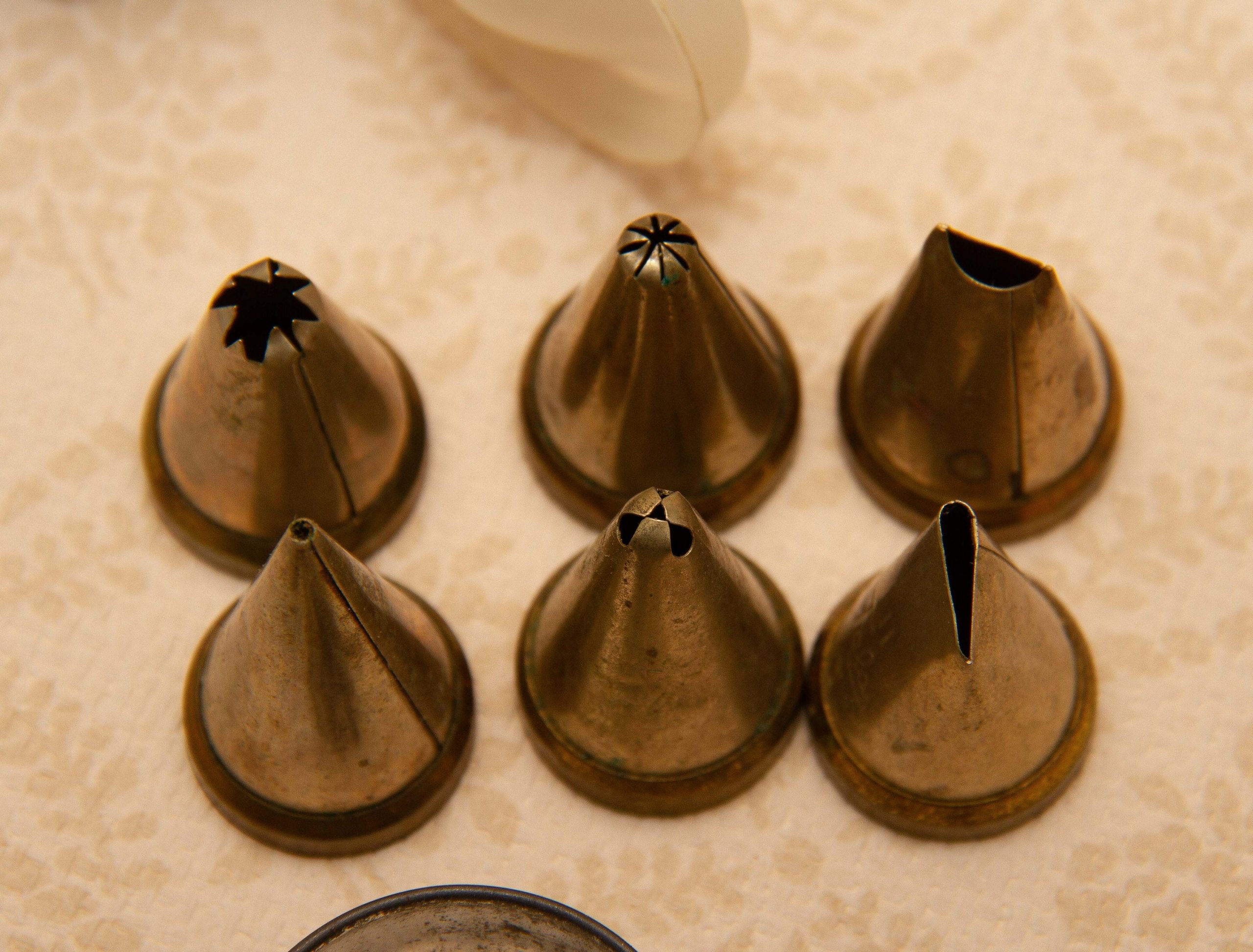 Vintage Tala Queen Icing Set Cake Decorating Mini Biscuit Icing Cutters Baking Kitchenalia