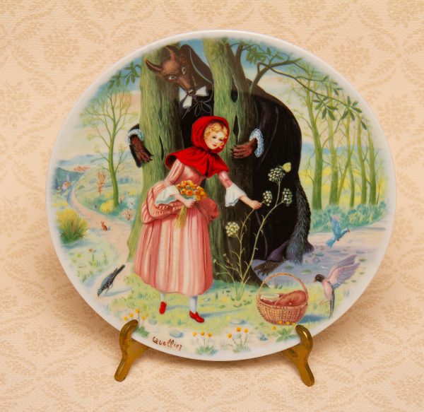 Limoges French Porcelain Plate, Limoges Turgot French Porcelain Collector Plate &#8211; Little Red Riding Hood, Le Petit Chaperon Rouge by Andre Quellier 1984