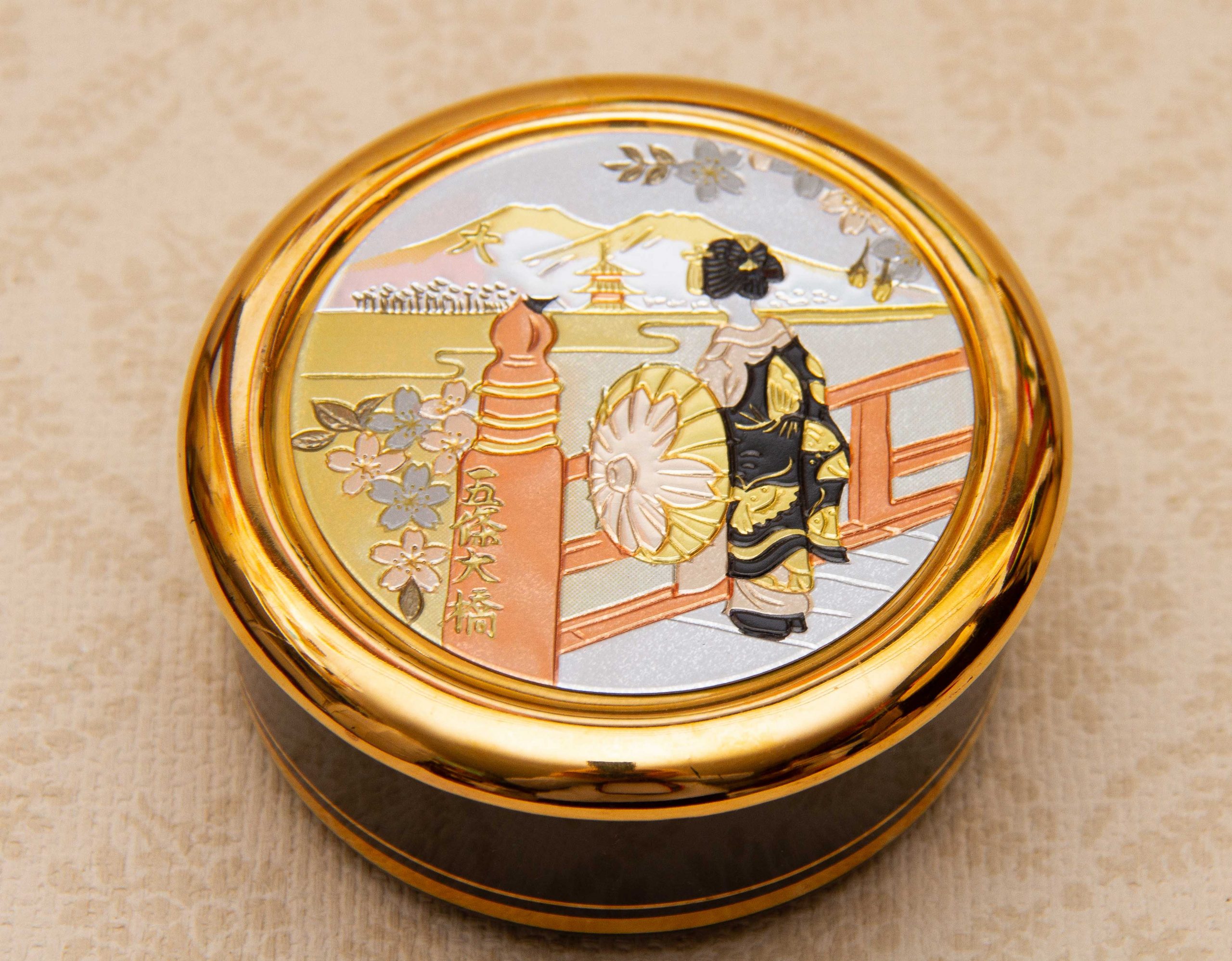 Collectable 24Kt Gold Japenese 'The Art Of Chokin' White and Gold Trinket Box