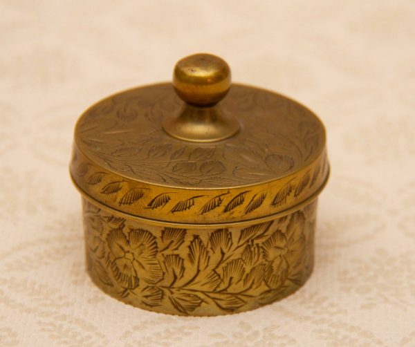 Indian brass trinket pot, Engraved Indian Brass Round Vintage Trinket Pot With Lid
