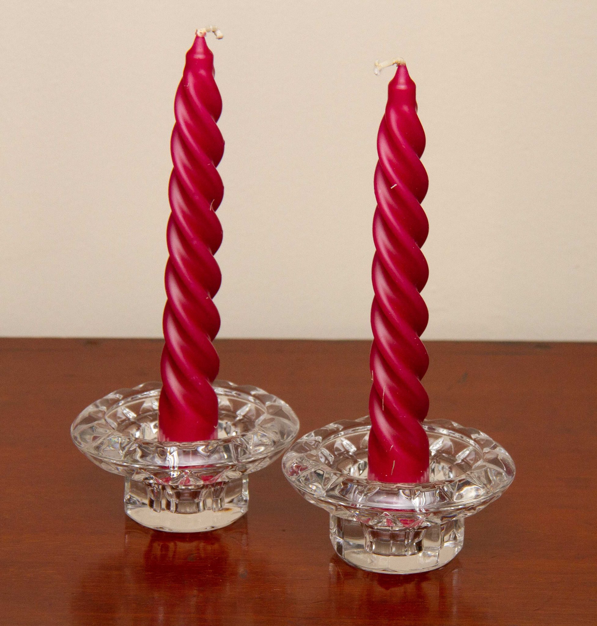 Luminarc Ingrid Glass Candle Holders With Red Twisted Candles in Box
