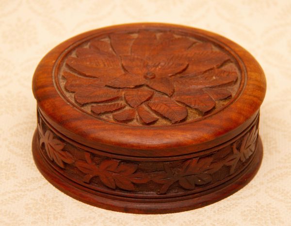 carved leaf round wooden box, Round Wooden Box With Hand Carved Leaf Pattern