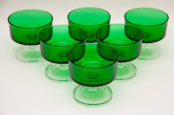 A set of 6 Mid Century Modern Vintage green glass dishes, 6 Mid Century Modern Green Glass Dessert Ice Cream Trifle Dishes